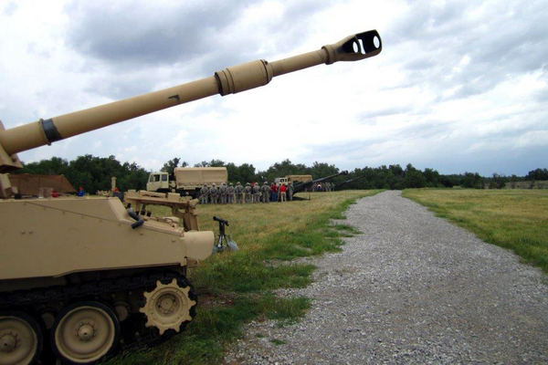 Reunion Photos - Danny Yates
At the range.  A major part of our agenda was to see a firing demonstration with the latest artillery howitzers, including the "777" and the 155mm Paladin.
