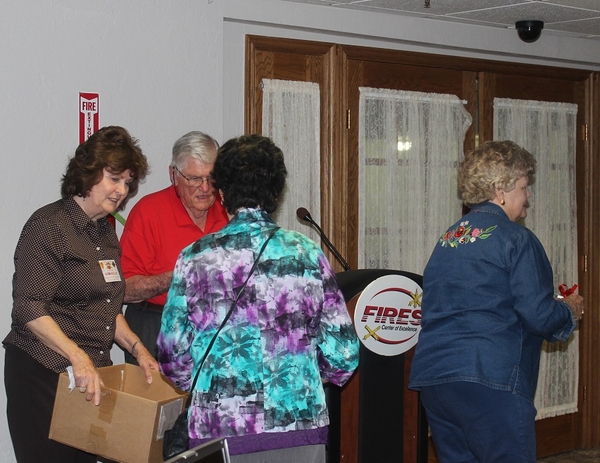 The Waldman Collection - Presenting Gifts
Jerry and Barbara present special gifts for the ladies.
