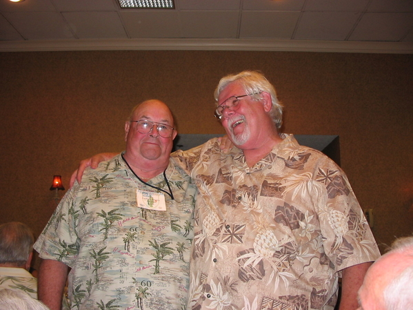 "Hi, Old Buddy!"
Tony Bisantz, CO of A/1/35 and (Gary) Dean Springer (right), FO, Bn Ammo Officer, and CO of the temporary "D" Battery share tales of command and service.  (Tony Bisantz has passed away.)
