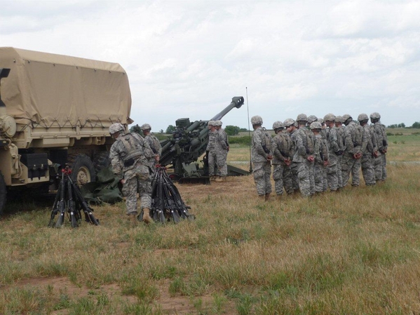 Reunion Photos - Dave Price
The 777 155mm howitzer on field display.
