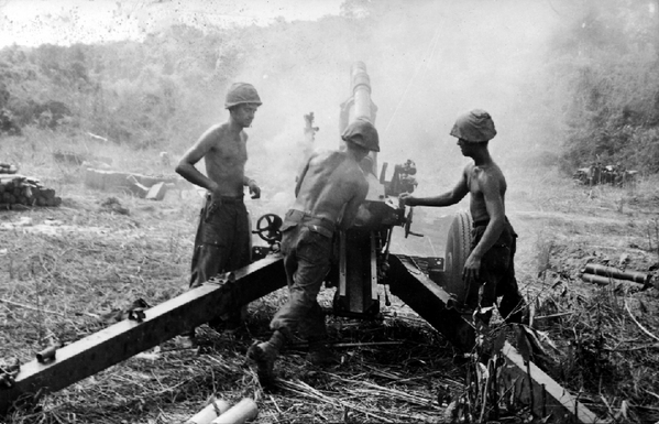 Fighting at LZ Lane
Cannoneers of "B" Battery, 2/9th, Nov66, battle of LZ Lane.
