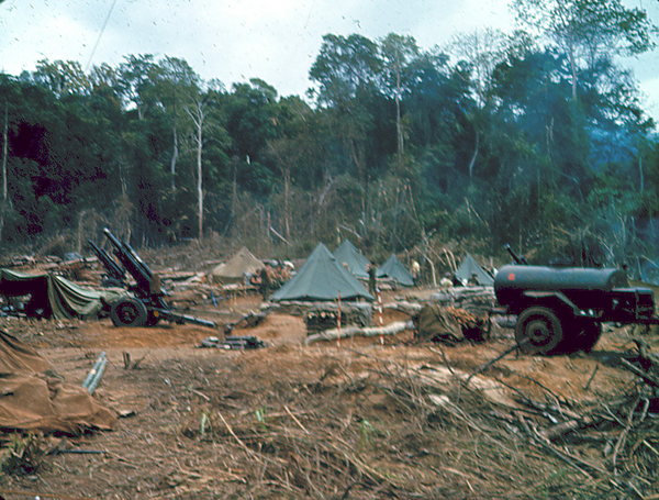 LZ 510B
Developing the battery position at LZ 510B.  Note that the cannons are positioned at "high angle fire" because they are surrounded by a tight tree line.
