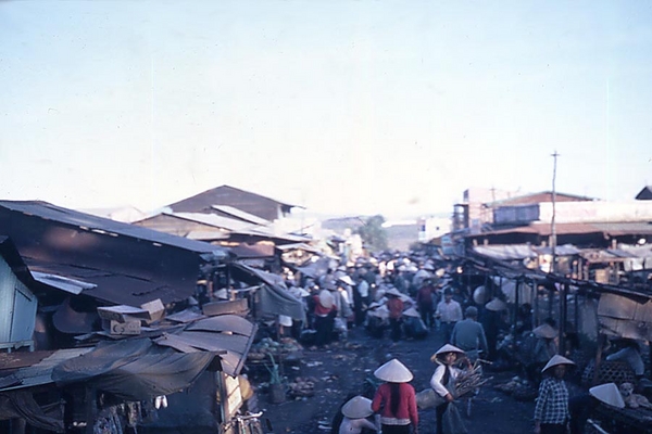 The Big City
Markets in Pleiku
