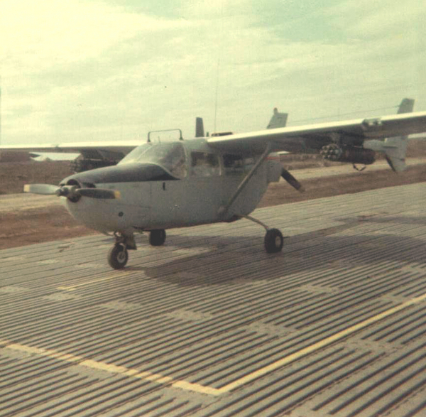 Cessna 337 Skymaster
Another view.  Note payload under wings.
