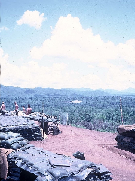 LZ Ranger @ Ban-me-Thuot
Extensive use of sandbagged bunkers at battery's howitzer sections.
