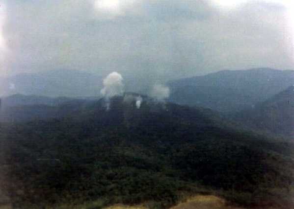 The Mighty Ninth in action
Battle of 13 June 69: 2/9th artillery attacks NVA bunker complex.
