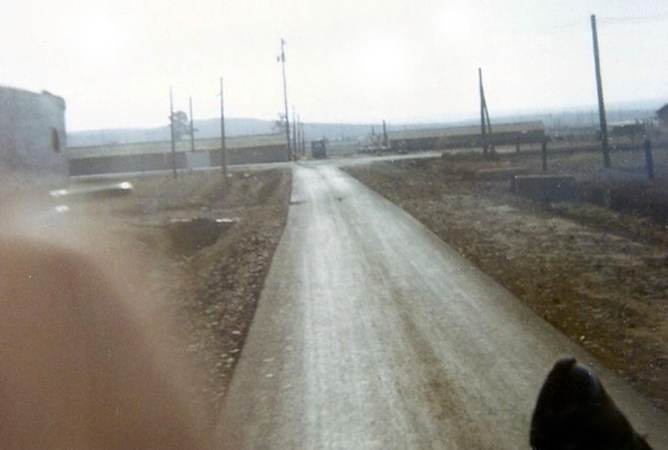 The Gates are open
The convoy of re-assigned artillerymen of the 2/9th are leaving through the gates of Camp Enari.
